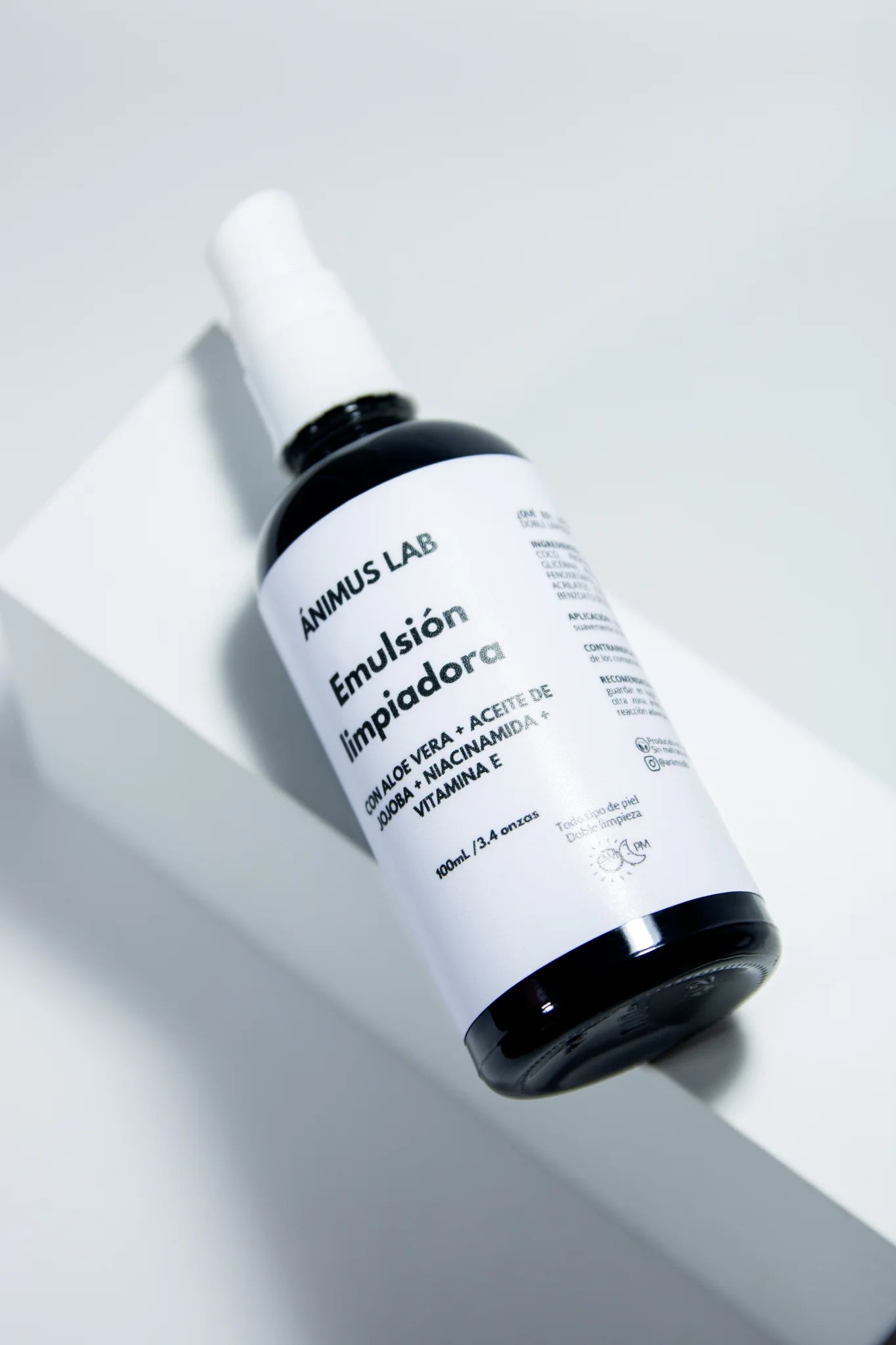 EMULSIÓN LIMPIADORA (DOBLE LIMPIEZA)